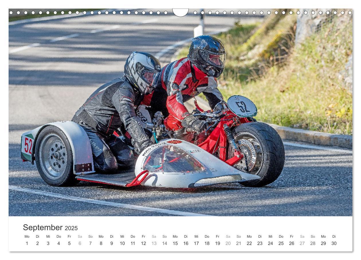 Bild: 9783435018338 | Motorradgespanne am Jochpass (Wandkalender 2025 DIN A3 quer),...