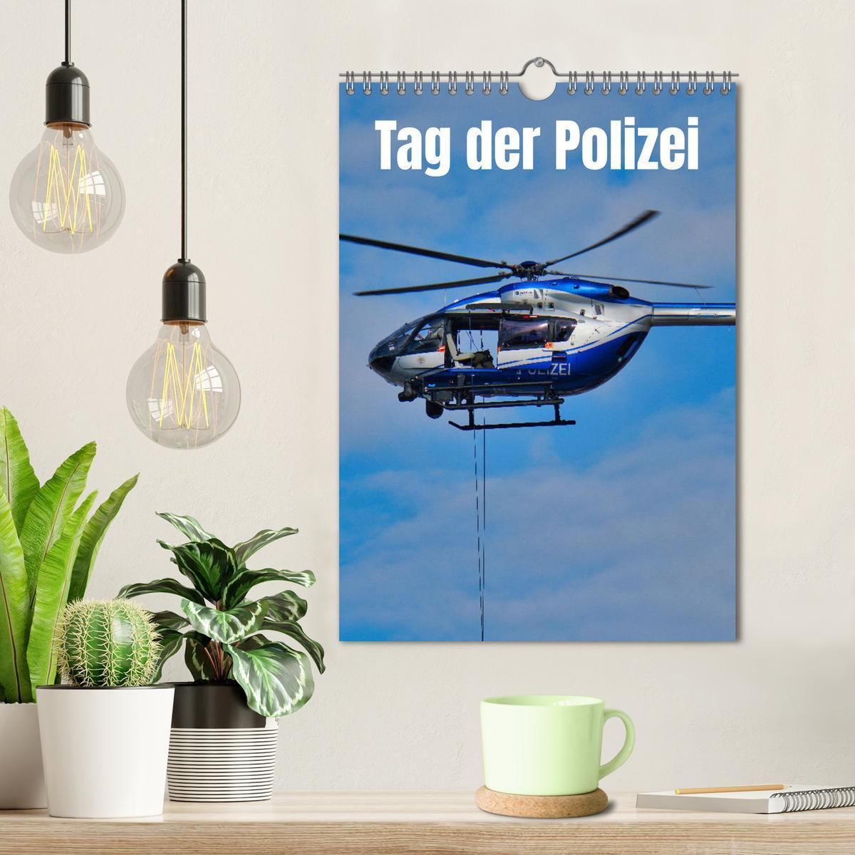 Bild: 9783435873326 | Tag der Polizei (Wandkalender 2025 DIN A4 hoch), CALVENDO...