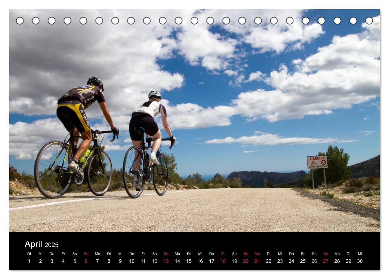 Bild: 9783435643561 | Roadbike Dreams. Traumstraßen in Europa (Tischkalender 2025 DIN A5...