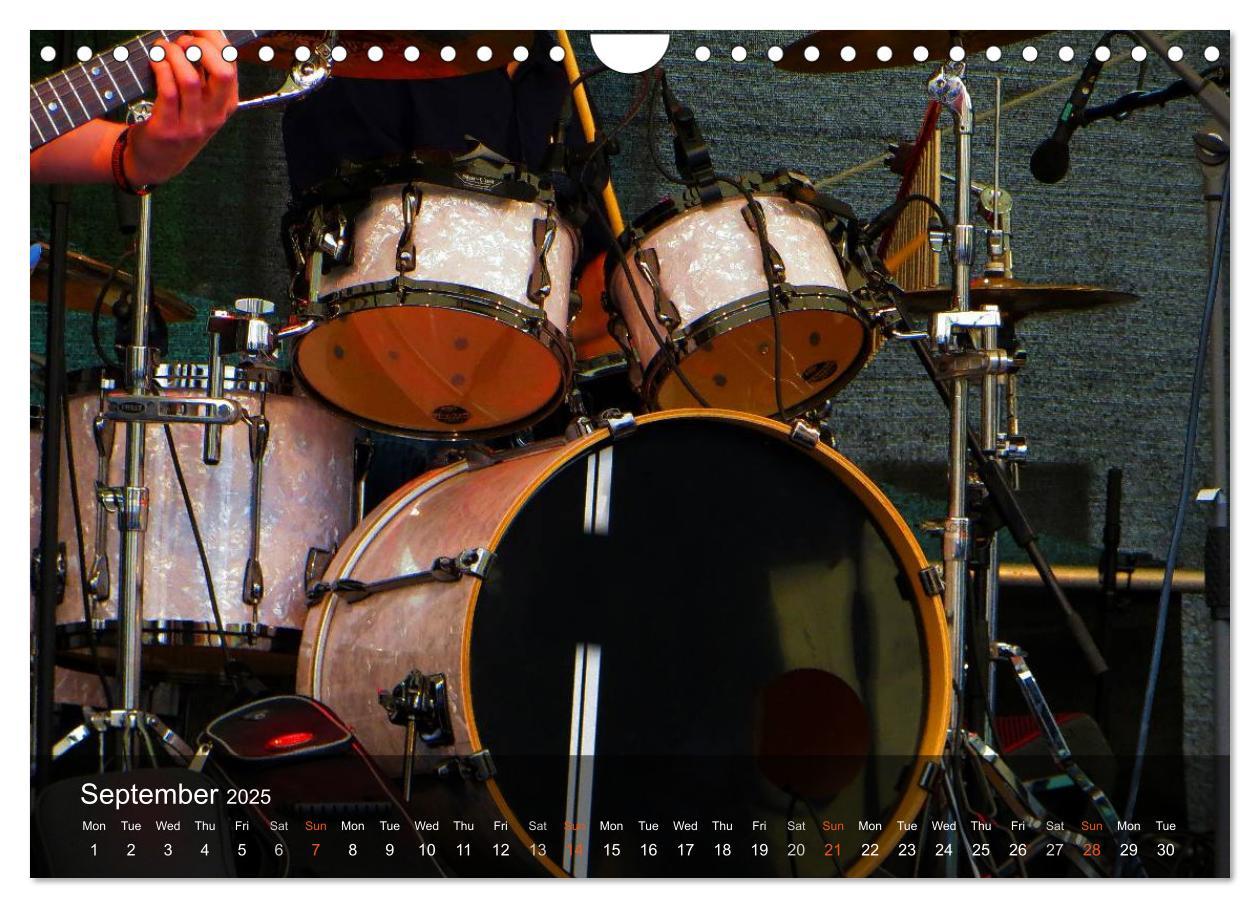 Bild: 9781325953974 | DRUMS ONSTAGE (Wall Calendar 2025 DIN A4 landscape), CALVENDO 12...