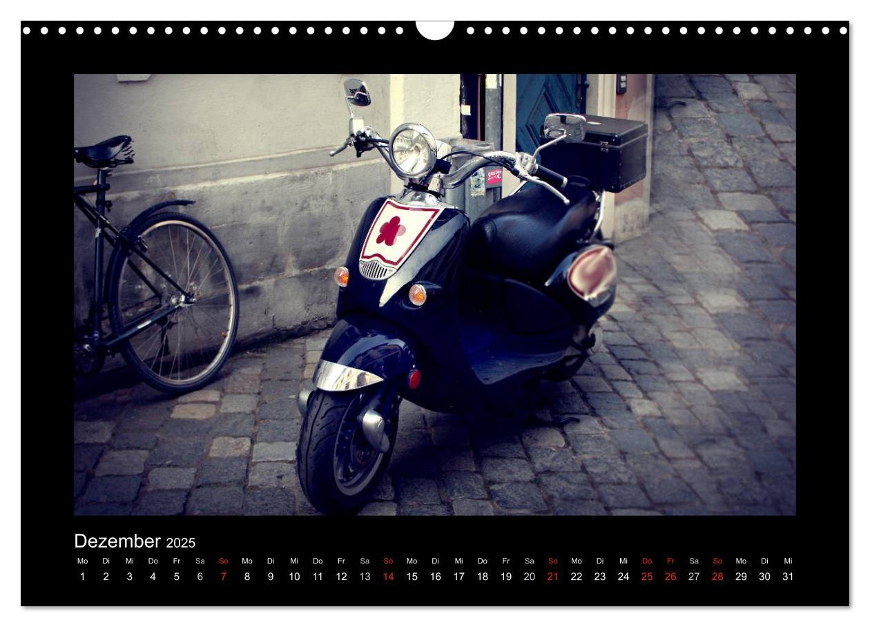 Bild: 9783435838127 | Motorroller (Wandkalender 2025 DIN A3 quer), CALVENDO Monatskalender