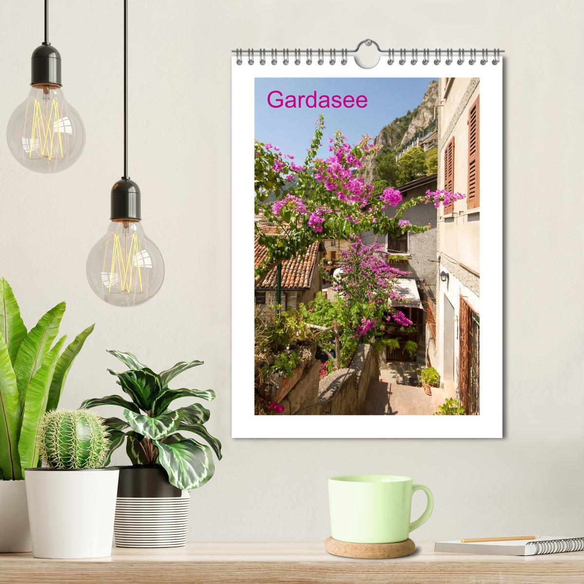 Bild: 9783457087152 | Gardasee (Wandkalender 2025 DIN A4 hoch), CALVENDO Monatskalender