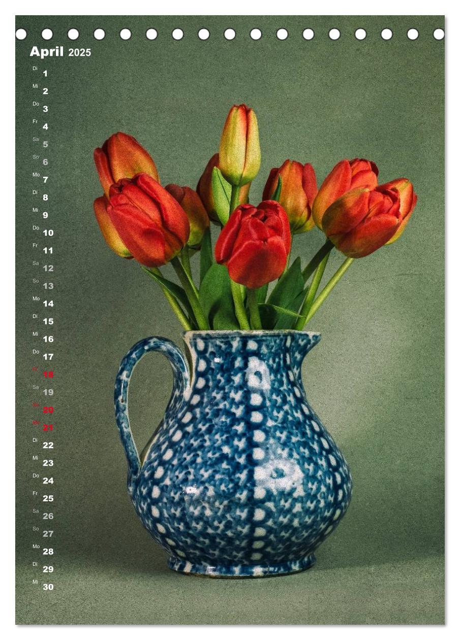 Bild: 9783457048610 | Blumenschmuck in Bunzlau Keramik (Tischkalender 2025 DIN A5 hoch),...