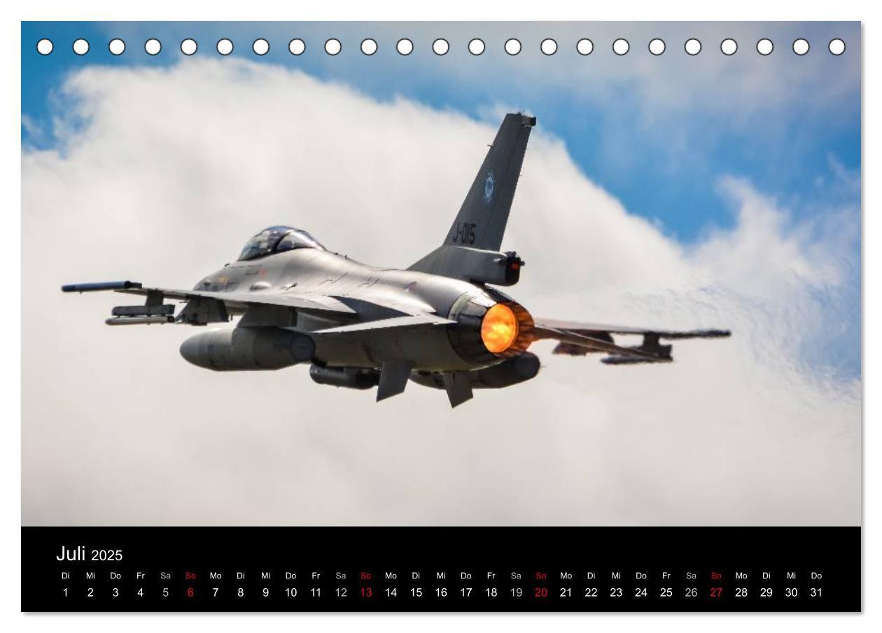 Bild: 9783435728961 | F-16 Fliegende Legende (Tischkalender 2025 DIN A5 quer), CALVENDO...