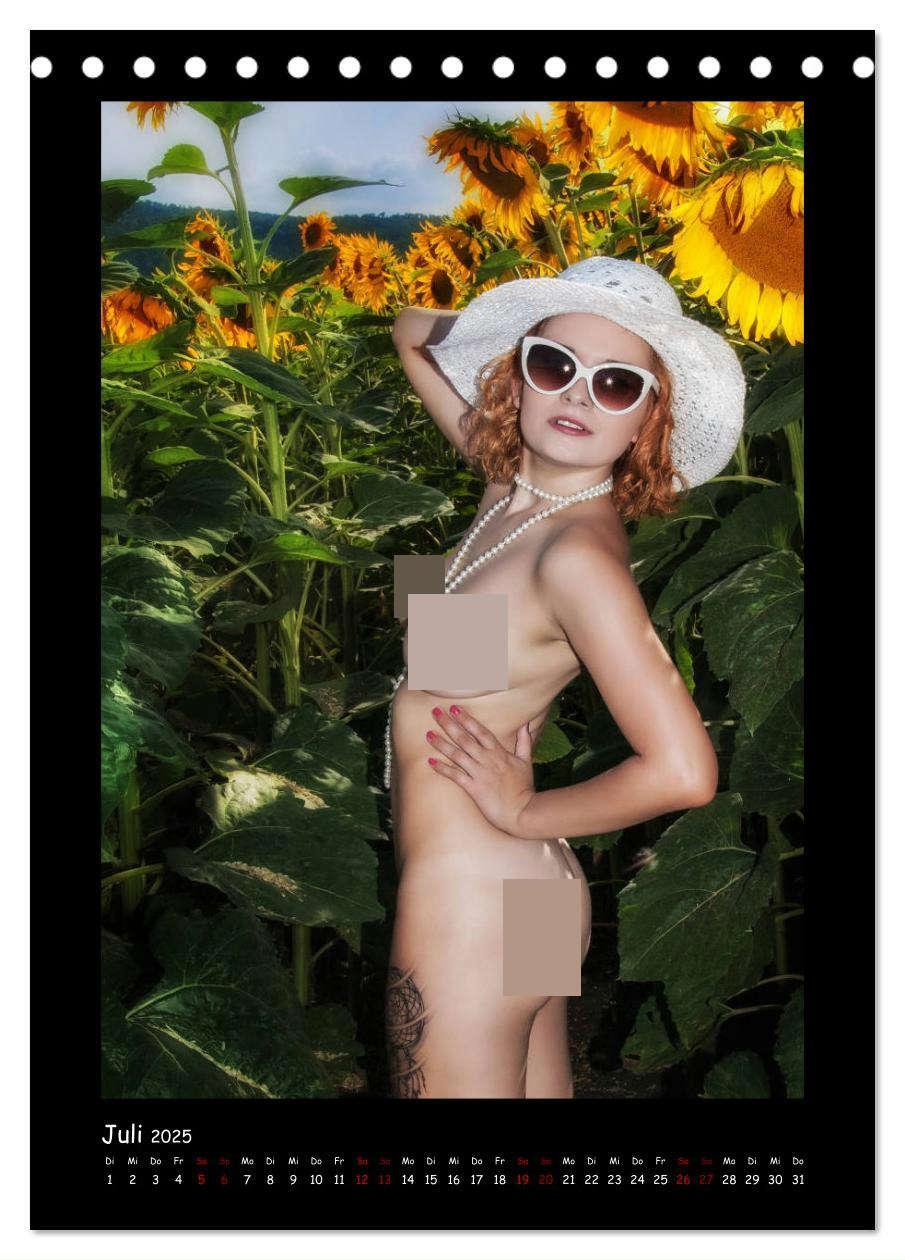 Bild: 9783435997503 | Naked in Nature (Tischkalender 2025 DIN A5 hoch), CALVENDO...