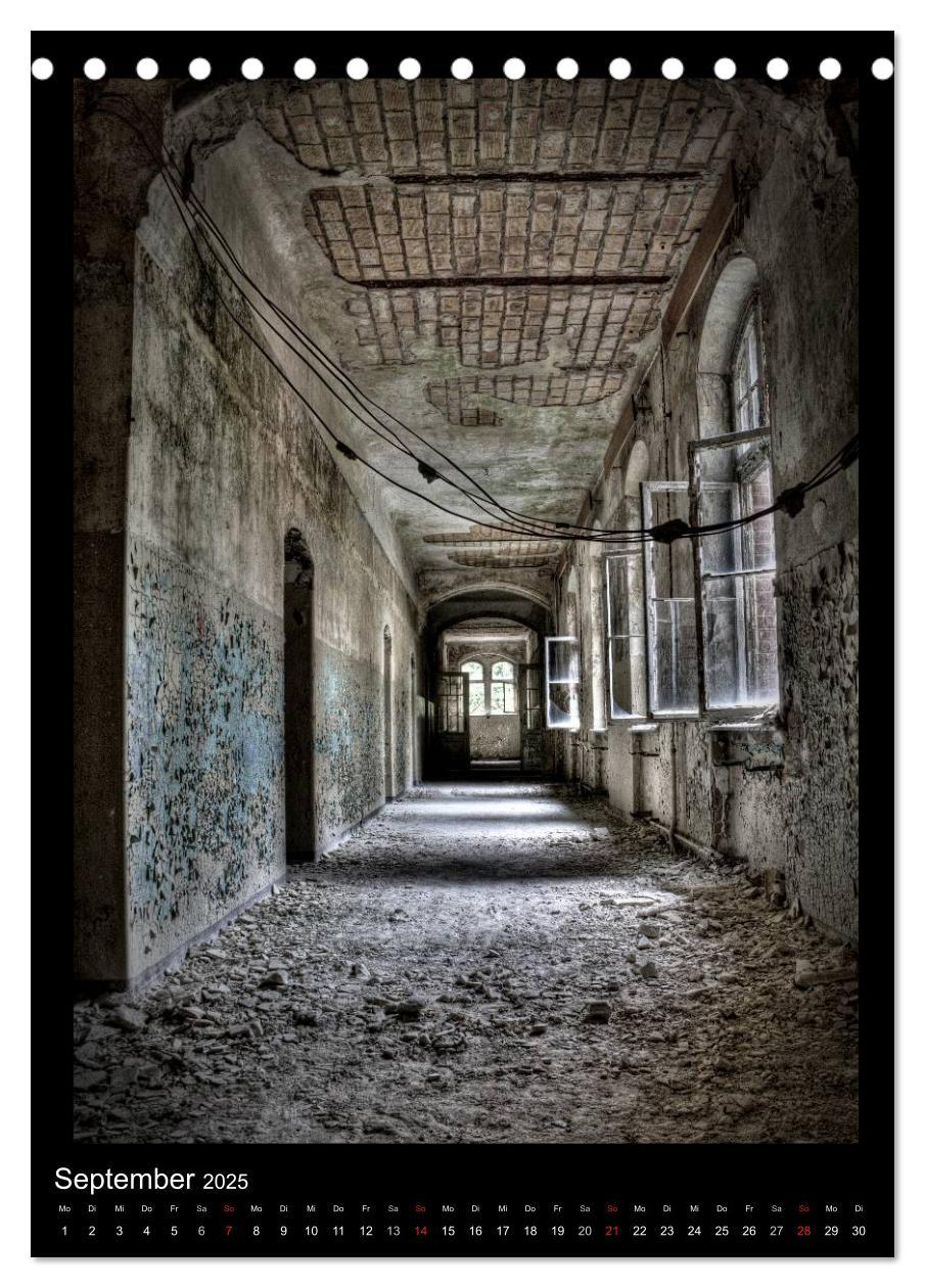 Bild: 9783457081761 | Lost Places Vergessene Orte (Tischkalender 2025 DIN A5 hoch),...