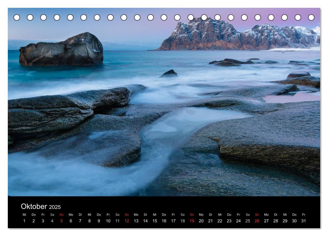 Bild: 9783435580248 | Skandinavien - Im Licht des Nordens (Tischkalender 2025 DIN A5...