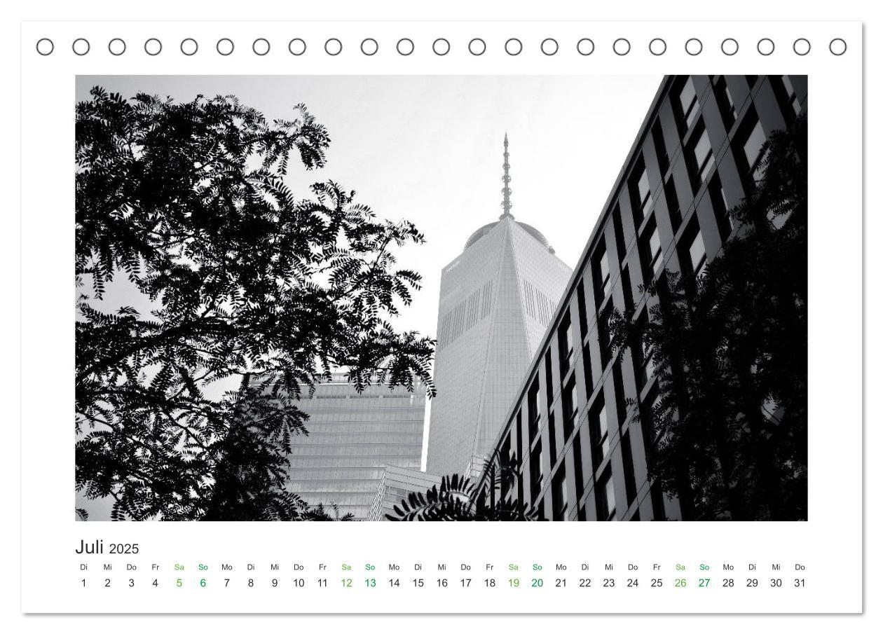 Bild: 9783435374489 | New York in schwarz weiss (Tischkalender 2025 DIN A5 quer),...