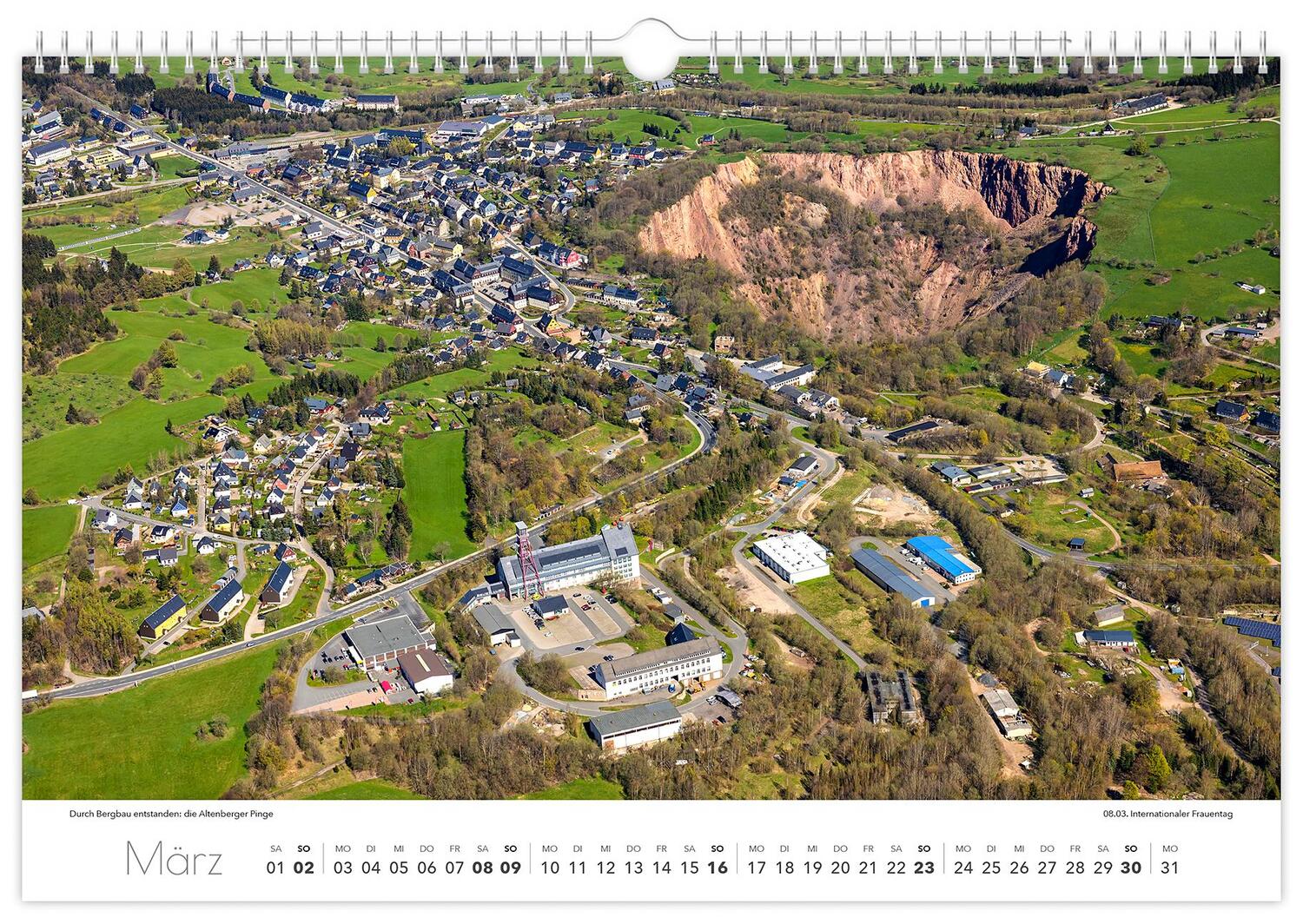 Bild: 9783910680555 | Kalender Sachsen von oben 2025 - Luftaufnahmen | Peter Schubert | 2025